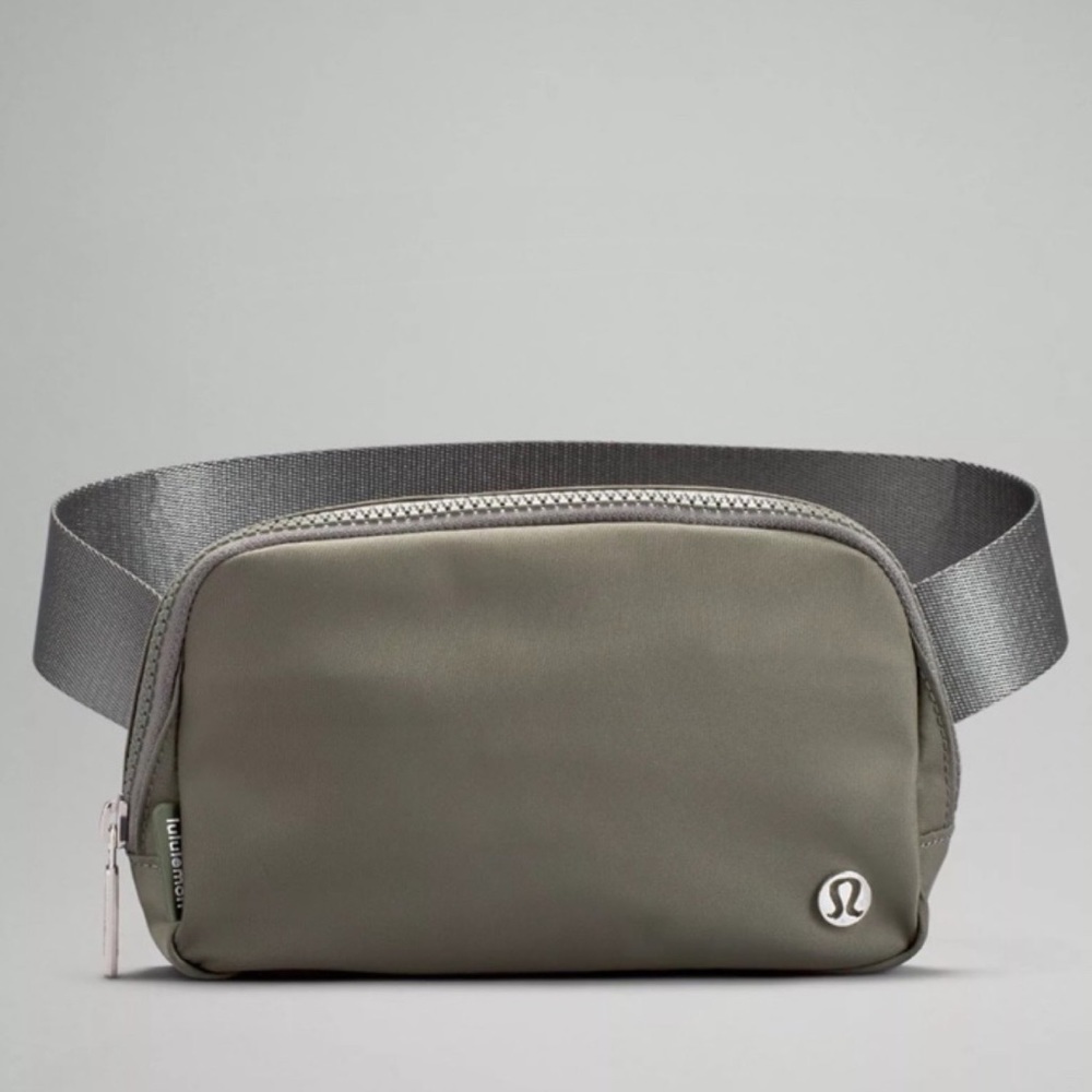 lululemon everywhere belt bag 🤍